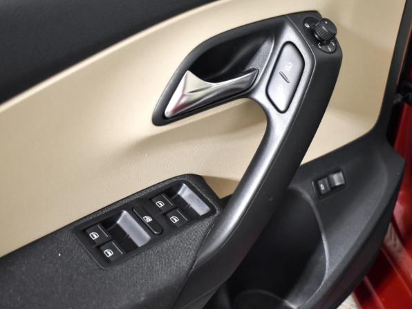 Volkswagen Polo V Рестайлинг с пробегом 2016 года, цена 720 000 рублей, 213100 км, седан, Автокод Объявления