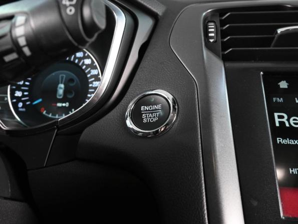 Ford Mondeo V с пробегом 2018 года, цена 1 479 000 рублей, 135698 км, универсал, Автокод Объявления