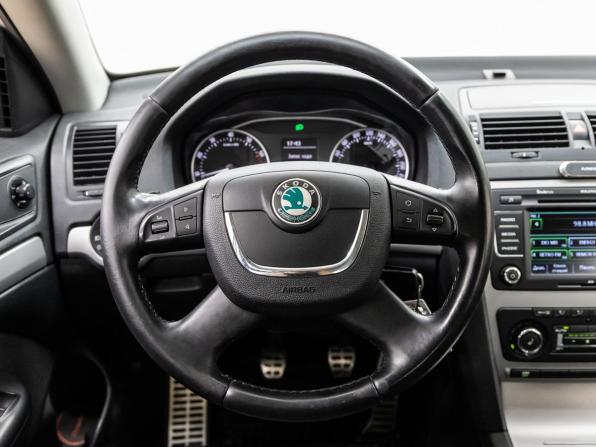 Skoda Octavia II (A5) Рестайлинг с пробегом 2012 года, цена 1 048 000 рублей, 179294 км, лифтбек, Автокод Объявления