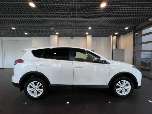 Toyota RAV4 IV (XA40) Рестайлинг с пробегом 2016 года, цена 1 899 000 рублей, 380274 км, внедорожник, Автокод Объявления