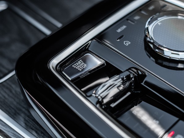Новый BMW 7 серии VII (G70) 2024 года, цена 25 867 300 рублей, седан, Автокод Объявления