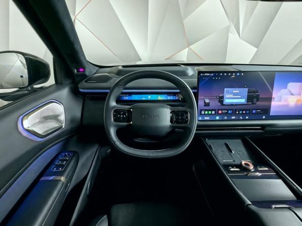 Lynk &amp; Co 900 с пробегом 2025 года, цена 9 500 000 рублей, 146 км, внедорожник, Автокод Объявления