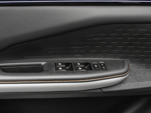 Changan UNI-V I с пробегом 2024 года, цена 2 390 000 рублей, 24251 км, лифтбек, Автокод Объявления