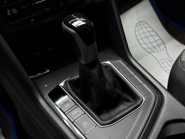 Volkswagen Tiguan II Рестайлинг с пробегом 2021 года, цена 2 349 000 рублей, 49622 км, внедорожник, Автокод Объявления