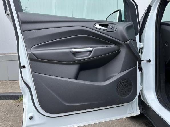 Ford Kuga II Рестайлинг с пробегом 2018 года, цена 1 720 000 рублей, 85000 км, внедорожник, Автокод Объявления