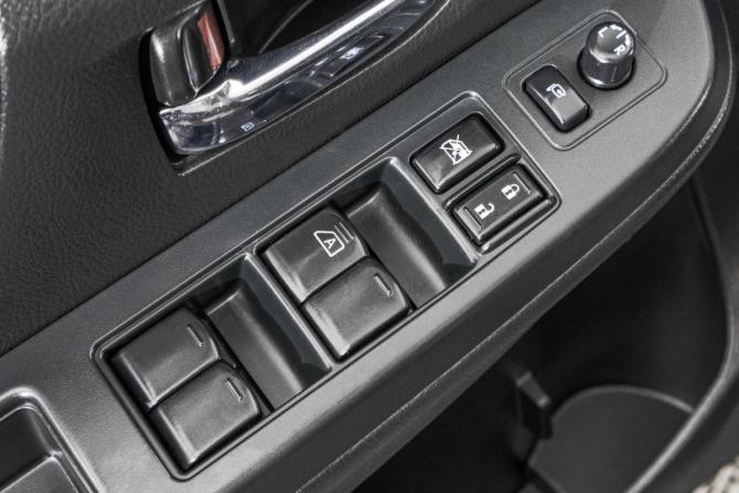 Subaru XV I с пробегом 2012 года, цена 1 399 000 рублей, 215000 км, внедорожник, Автокод Объявления