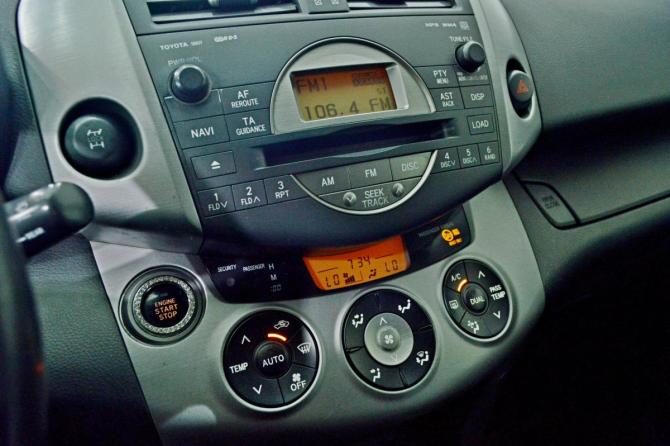 Toyota RAV4 III (XA30) с пробегом 2007 года, цена 1 175 000 рублей, 222000 км, внедорожник, Автокод Объявления