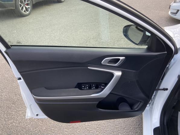 Kia Ceed III с пробегом 2019 года, цена 1 898 000 рублей, 44000 км, хэтчбек, Автокод Объявления