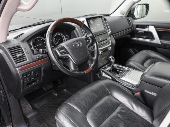 Toyota Land Cruiser 200 Series Рестайлинг 2 с пробегом 2018 года, цена 6 650 000 рублей, 162091 км, внедорожник, Автокод Объявления
