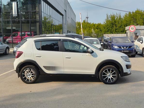 Renault Sandero II с пробегом 2018 года, цена 1 000 000 рублей, 106094 км, хэтчбек, Автокод Объявления