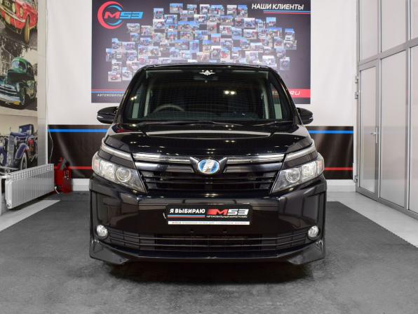 Toyota Voxy III (R80) с пробегом 2015 года, цена 1 450 995 рублей, 226884 км, минивэн, Автокод Объявления