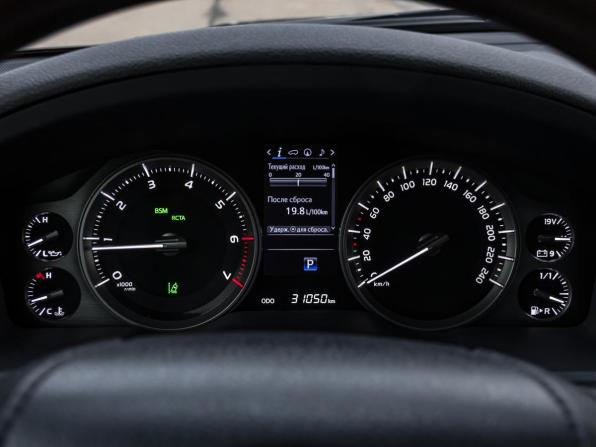 Toyota Land Cruiser 200 Series Рестайлинг 2 с пробегом 2019 года, цена 8 387 000 рублей, 31050 км, внедорожник, Автокод Объявления