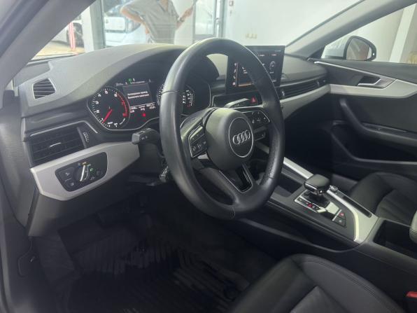 Audi A4 V (B9) Рестайлинг с пробегом 2021 года, цена 2 640 000 рублей, 121660 км, седан, Автокод Объявления