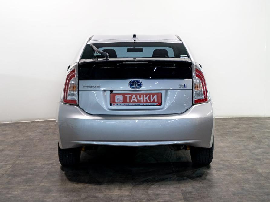 Toyota Prius III Рестайлинг (XW30) Чита  - изображение 4