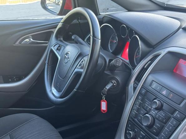 Opel Astra J с пробегом 2011 года, цена 560 000 рублей, 148230 км, хэтчбек, Автокод Объявления