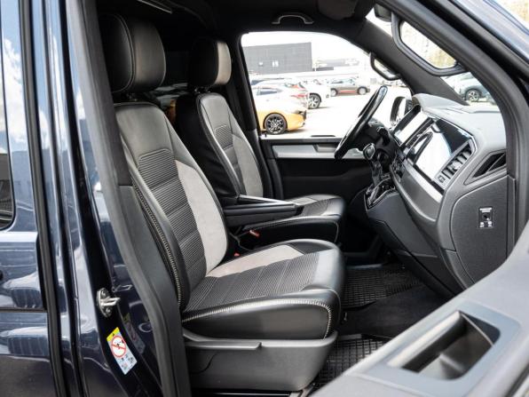 Volkswagen Multivan T6 с пробегом 2018 года, цена 5 690 000 рублей, 151031 км, минивэн, Автокод Объявления