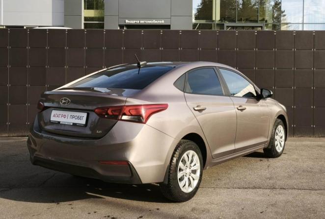 Hyundai Solaris II с пробегом 2018 года, цена 1 072 000 рублей, 160900 км, седан, Автокод Объявления