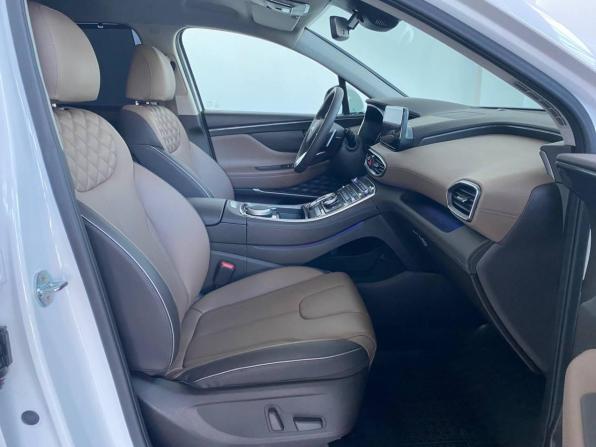 Hyundai Santa Fe IV Рестайлинг с пробегом 2022 года, цена 4 599 000 рублей, 16420 км, внедорожник, Автокод Объявления
