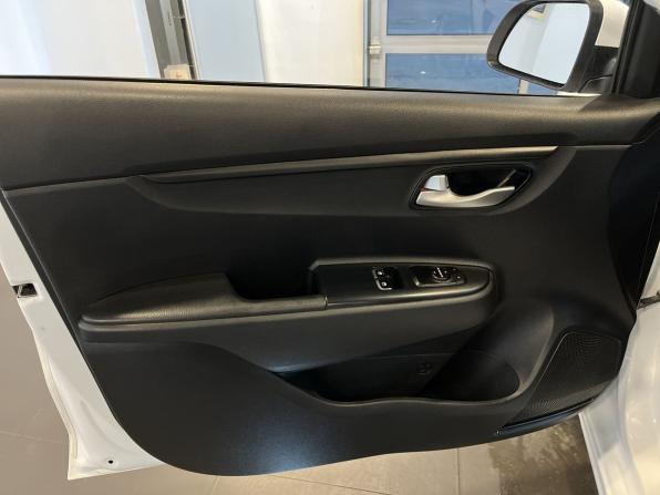 Kia Rio IV Рестайлинг с пробегом 2021 года, цена 1 479 000 рублей, 124853 км, седан, Автокод Объявления