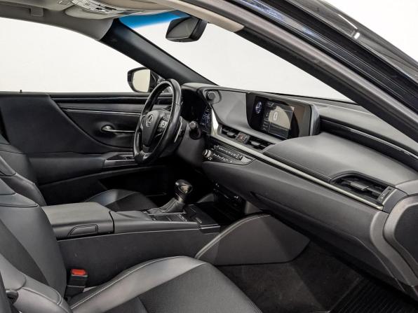 Lexus ES VII с пробегом 2021 года, цена 4 115 000 рублей, 74525 км, седан, Автокод Объявления