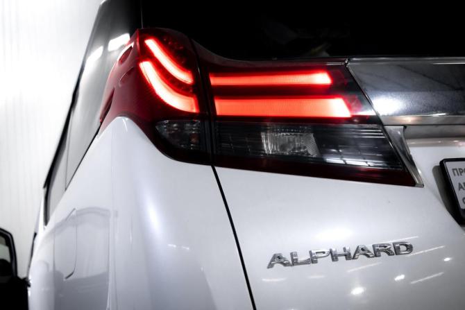Toyota Alphard III с пробегом 2016 года, цена 3 199 000 рублей, 193132 км, минивэн, Автокод Объявления