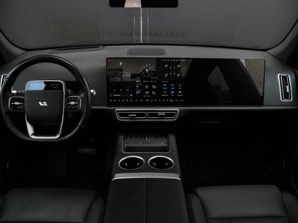 Li Auto (Lixiang) L7 I Рестайлинг с пробегом 2024 года, цена 6 700 000 рублей, 36937 км, внедорожник, Автокод Объявления