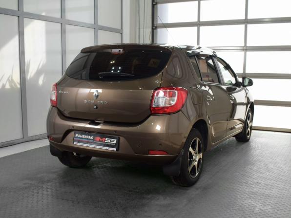 Renault Sandero II Рестайлинг с пробегом 2018 года, цена 949 995 рублей, 89640 км, хэтчбек, Автокод Объявления