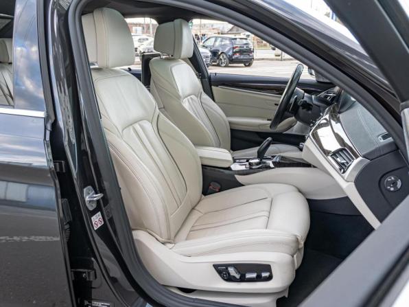 BMW 5 серии VII (G30/G31/G38) с пробегом 2019 года, цена 4 540 000 рублей, 42118 км, седан, Автокод Объявления
