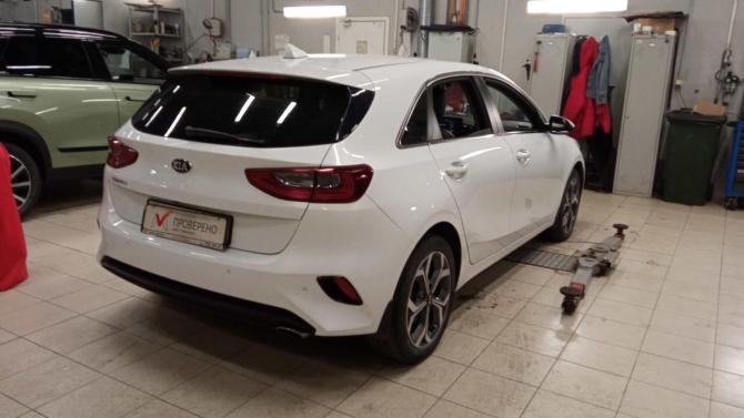Kia Ceed III Рестайлинг с пробегом 2021 года, цена 1 733 000 рублей, 121039 км, универсал, Автокод Объявления