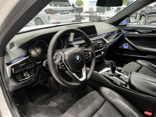 BMW 5 серии VII (G30/G31/G38) с пробегом 2018 года, цена 2 400 000 рублей, 217560 км, седан, Автокод Объявления