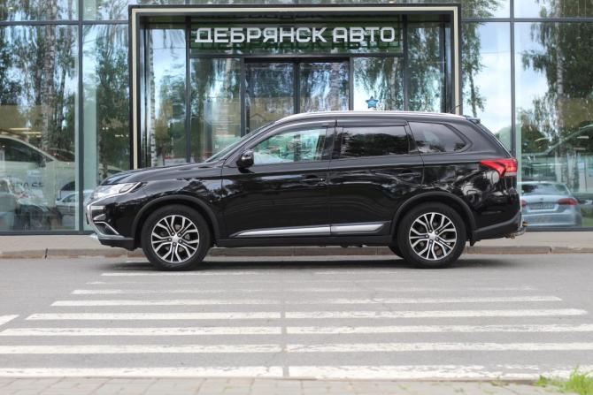 Mitsubishi Outlander III Рестайлинг 2 с пробегом 2016 года, цена 1 920 000 рублей, 130311 км, внедорожник, Автокод Объявления