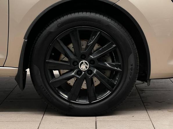 Skoda Rapid II с пробегом 2021 года, цена 1 445 000 рублей, 130266 км, лифтбек, Автокод Объявления