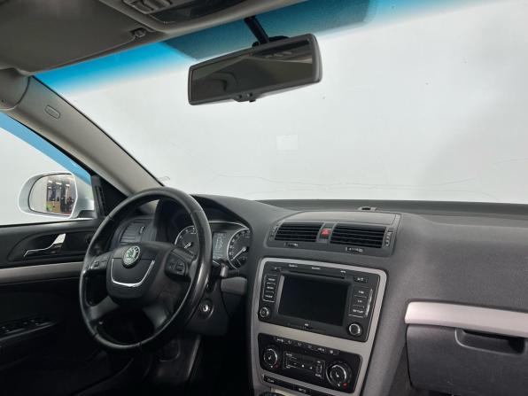 Skoda Octavia II (A5) Рестайлинг с пробегом 2012 года, цена 715 000 рублей, 220000 км, лифтбек, Автокод Объявления