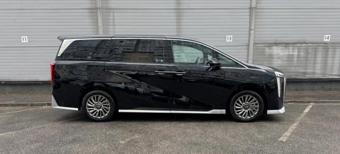 GAC M8 с пробегом 2024 года, цена 4 799 000 рублей, 8555 км, минивэн, Автокод Объявления