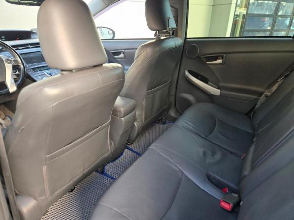 Toyota Prius III (XW30) с пробегом 2010 года, цена 969 000 рублей, 300000 км, лифтбек, Автокод Объявления