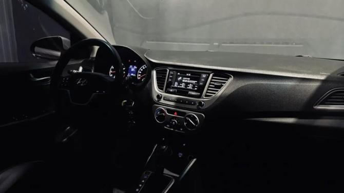 Hyundai Solaris II с пробегом 2019 года, цена 1 291 000 рублей, 133000 км, седан, Автокод Объявления