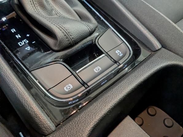 Skoda Karoq I с пробегом 2020 года, цена 2 300 000 рублей, 74381 км, внедорожник, Автокод Объявления