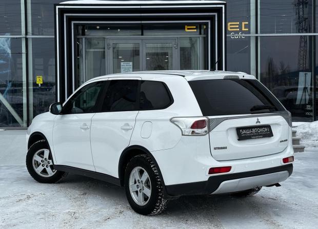 Mitsubishi Outlander III с пробегом 2014 года, цена 1 610 000 рублей, 199850 км, внедорожник, Автокод Объявления