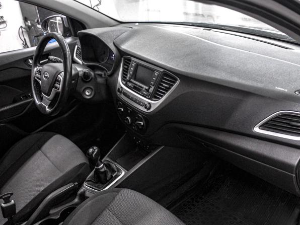 Hyundai Solaris II с пробегом 2018 года, цена 1 249 900 рублей, 168000 км, седан, Автокод Объявления