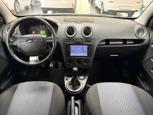 Ford Fusion I Рестайлинг с пробегом 2006 года, цена 298 000 рублей, 261790 км, хэтчбек, Автокод Объявления