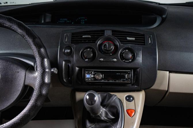 Renault Scenic II Рестайлинг с пробегом 2006 года, цена 429 000 рублей, 316000 км, компактвэн, Автокод Объявления