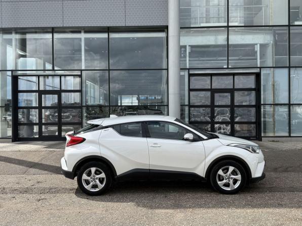 Toyota C-HR I с пробегом 2019 года, цена 2 255 000 рублей, 100234 км, внедорожник, Автокод Объявления