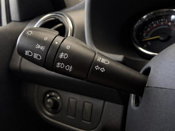 Renault Sandero II Рестайлинг с пробегом 2019 года, цена 1 197 000 рублей, 34434 км, хэтчбек, Автокод Объявления