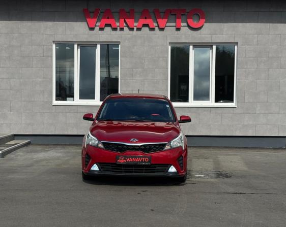 Kia Rio IV Рестайлинг с пробегом 2021 года, цена 1 800 000 рублей, 35330 км, седан, Автокод Объявления