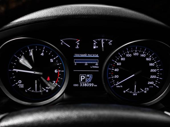 Toyota Land Cruiser 200 Series Рестайлинг 1 с пробегом 2013 года, цена 3 139 000 рублей, 338019 км, внедорожник, Автокод Объявления