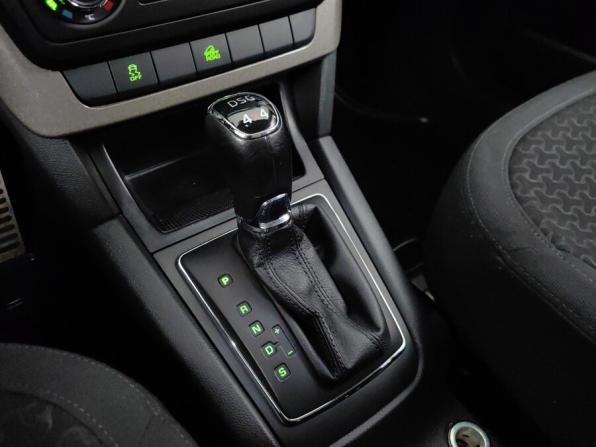 Skoda Yeti I Рестайлинг с пробегом 2014 года, цена 1 495 000 рублей, 118000 км, внедорожник, Автокод Объявления