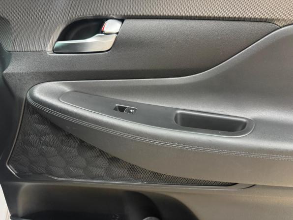 Hyundai Santa Fe IV с пробегом 2019 года, цена 2 399 000 рублей, 180067 км, внедорожник, Автокод Объявления