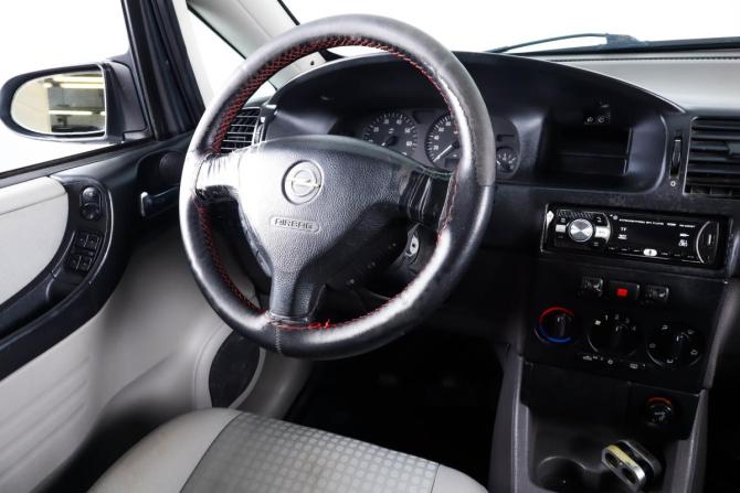 Opel Zafira A Рестайлинг с пробегом 2004 года, цена 699 000 рублей, 283000 км, компактвэн, Автокод Объявления