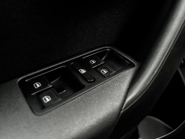 Volkswagen Polo V Рестайлинг с пробегом 2016 года, цена 1 250 000 рублей, 97204 км, седан, Автокод Объявления