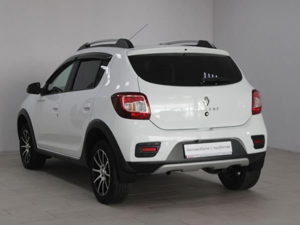 Renault Sandero II Рестайлинг с пробегом 2022 года, цена 1 399 900 рублей, 89731 км, хэтчбек, Автокод Объявления